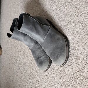 Gray Sorel ankle boots, size 10.5